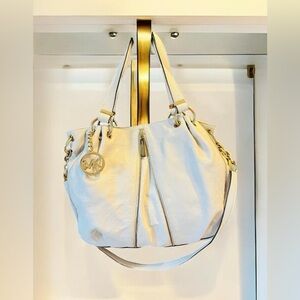 Michael Kors Cream Leather Shoulder Satchel Hobo Bag w/Gold Hardware (GUC)